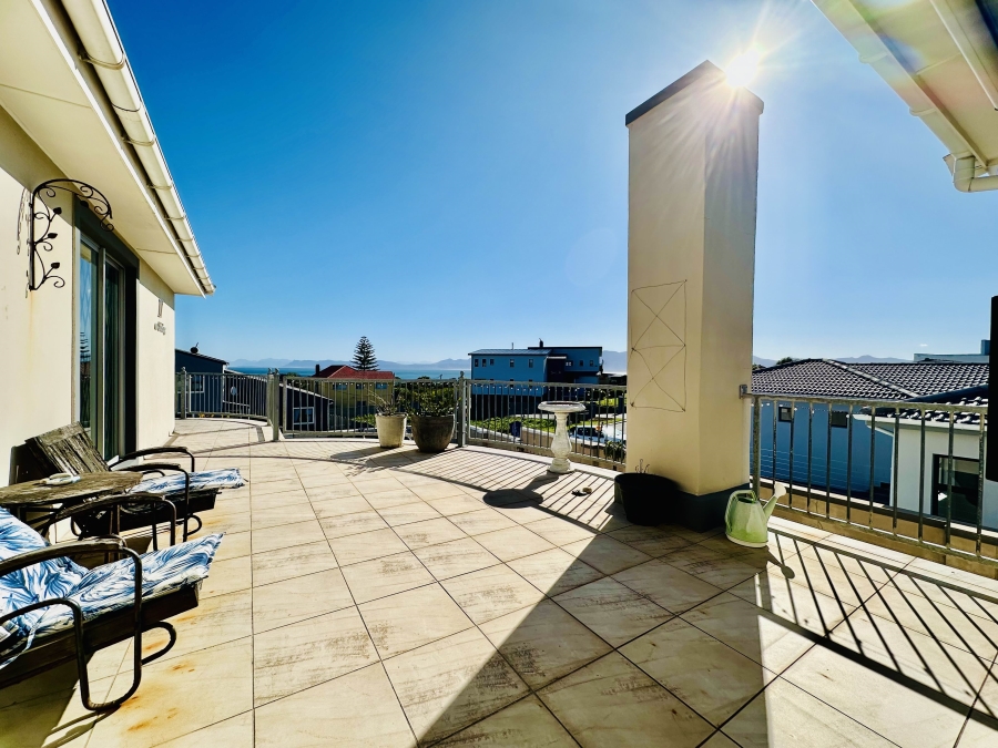 3 Bedroom Property for Sale in De Kelders Western Cape